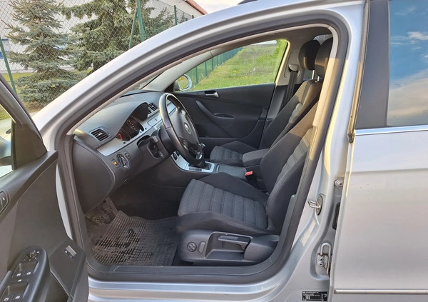 Volkswagen Passat cena 16000 przebieg: 285110, rok produkcji 2009 z Śrem małe 92